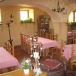 Gosciniec Nowa Wioska לינה וארוחת בוקר