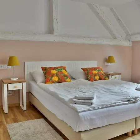 Gosciniec Nowa Wioska Bed & Breakfast 3*