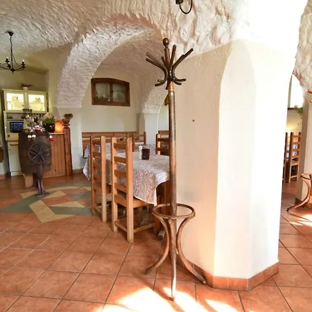 Gosciniec Nowa Wioska Bed & Breakfast Walbrzych