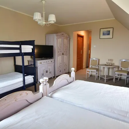 Gosciniec Nowa Wioska 3* Waldenburg