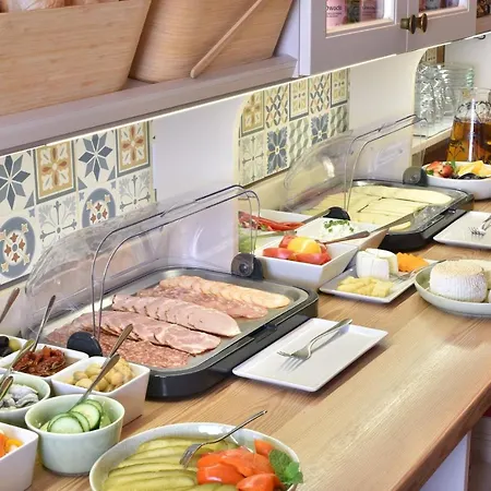 Gosciniec Nowa Wioska Bed & Breakfast Walbrzych