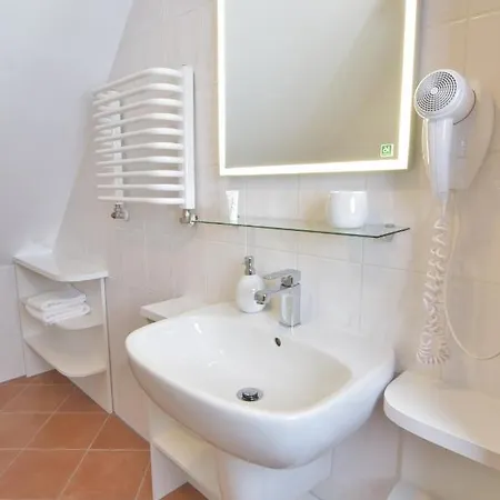 Gosciniec Nowa Wioska Bed & Breakfast