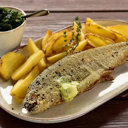 Bed & Breakfast Gosciniec Nowa Wioska 3*