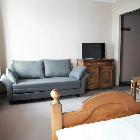 Gosciniec Nowa Wioska Bed & Breakfast 3*