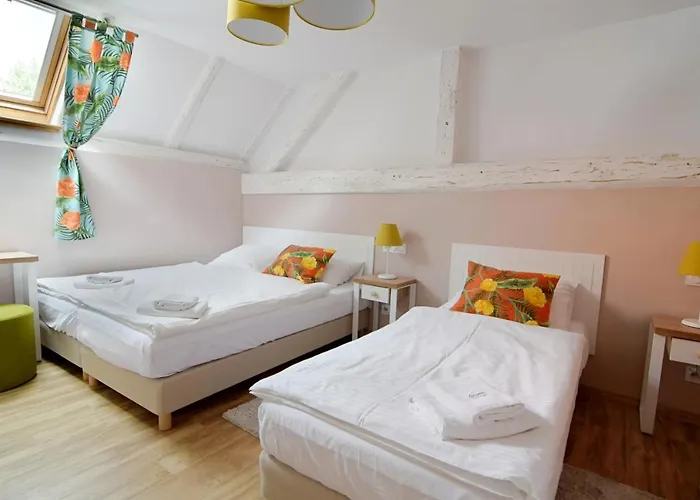 Bed & Breakfast Gosciniec Nowa Wioska 3*