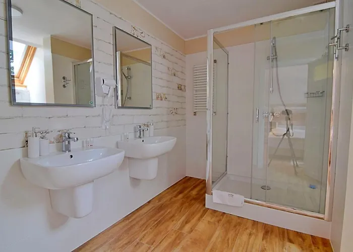 Gosciniec Nowa Wioska Bed & Breakfast