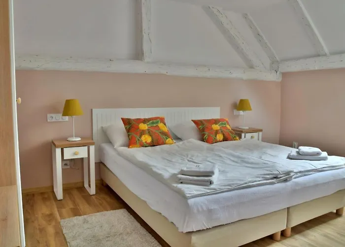 Gosciniec Nowa Wioska Bed & Breakfast 3*