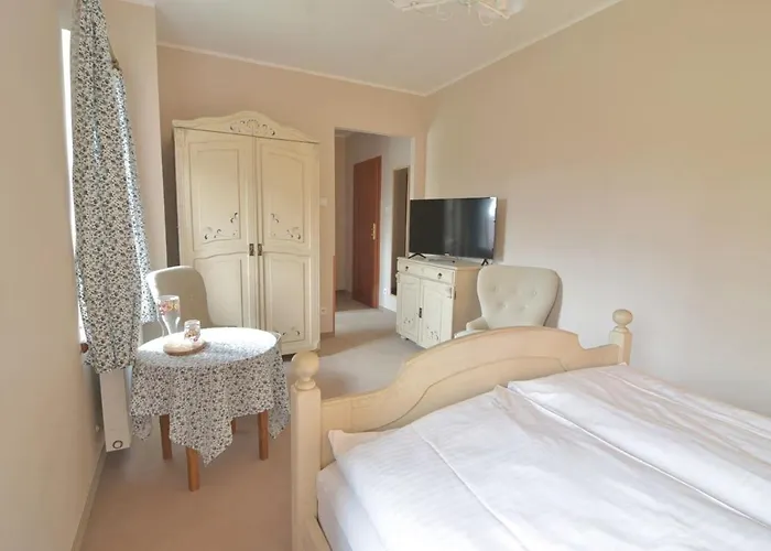 Bed & Breakfast Gosciniec Nowa Wioska 3*