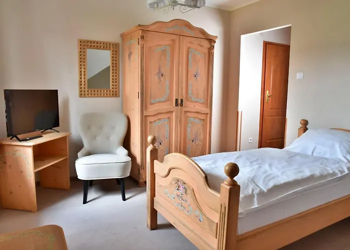 Bed & Breakfast Gosciniec Nowa Wioska 3*