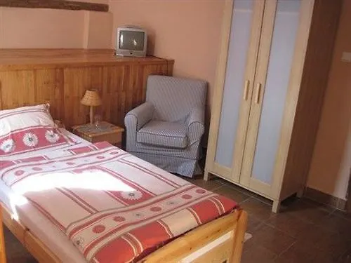 Gosciniec Nowa Wioska Bed & Breakfast Wałbrzych