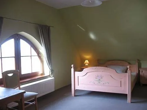 Gosciniec Nowa Wioska Bed & Breakfast