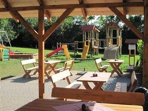 Bed & Breakfast Gosciniec Nowa Wioska Wałbrzych